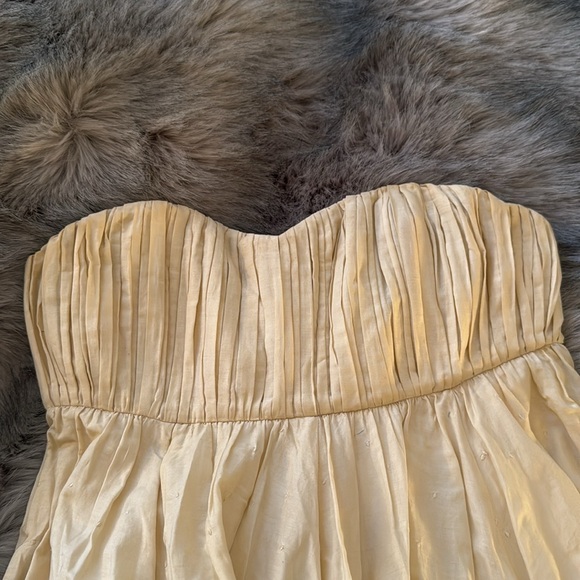 Sienna Miller’s Twentyeight twelve dress - Picture 7 of 10